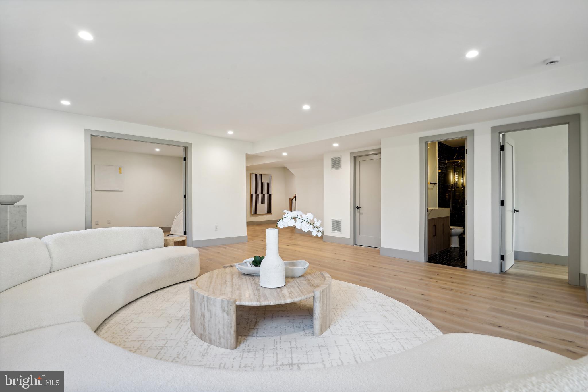 CHESTERBROOK - Residential