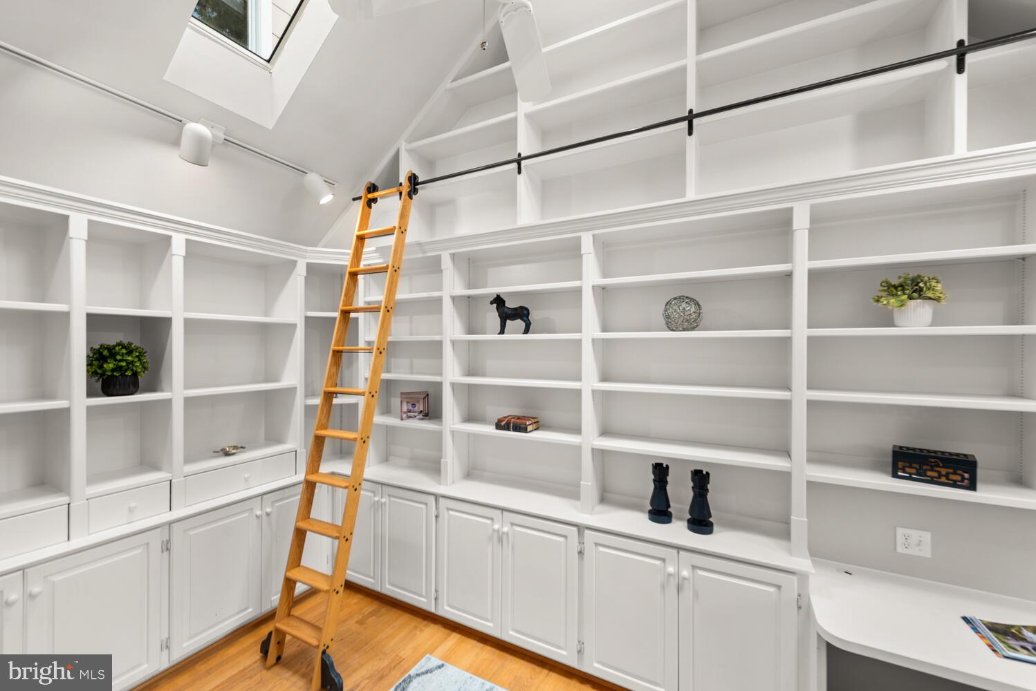 BEVERLEY HILLS - Residential