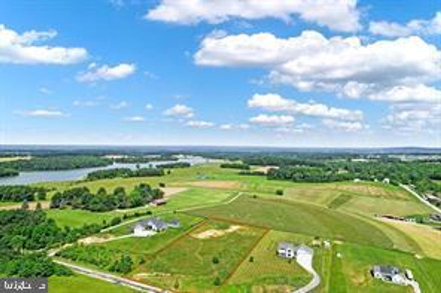 Build your dream home on this exceptional building lot offering breathtaking, panoramic views. With no builder tie-in, you have the freedom to choose your own builder and design a home that perfectly fits your vision and lifestyle. Enjoy the added benefit of no HOA, giving you flexibility without restrictive covenants or fees.

Whether you're planning a private retreat or a full-time residence, this property provides the perfect canvas in a serene setting. Opportunities like this—combining stunning views, freedom of choice, and no HOA—are rare. Don’t miss your chance to own a truly special piece of land.