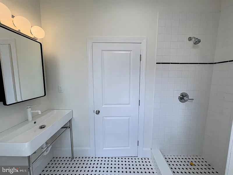 LUDLOW - Residential Lease