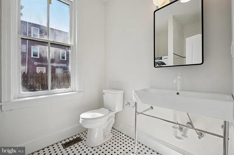 LUDLOW - Residential Lease