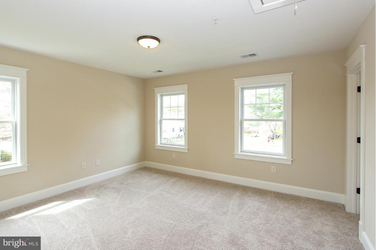 AYRLAWN - Residential