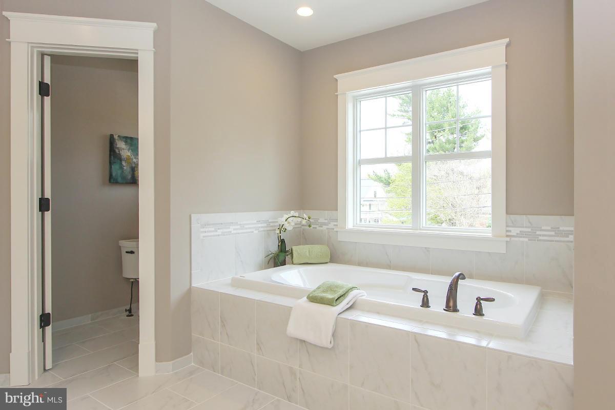 AYRLAWN - Residential