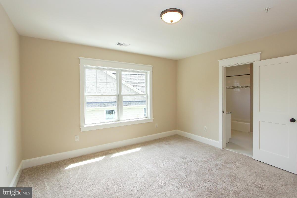 AYRLAWN - Residential