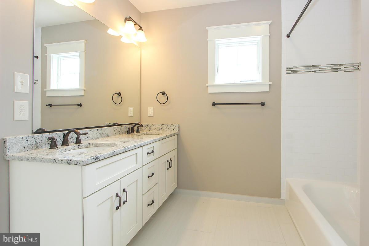 AYRLAWN - Residential