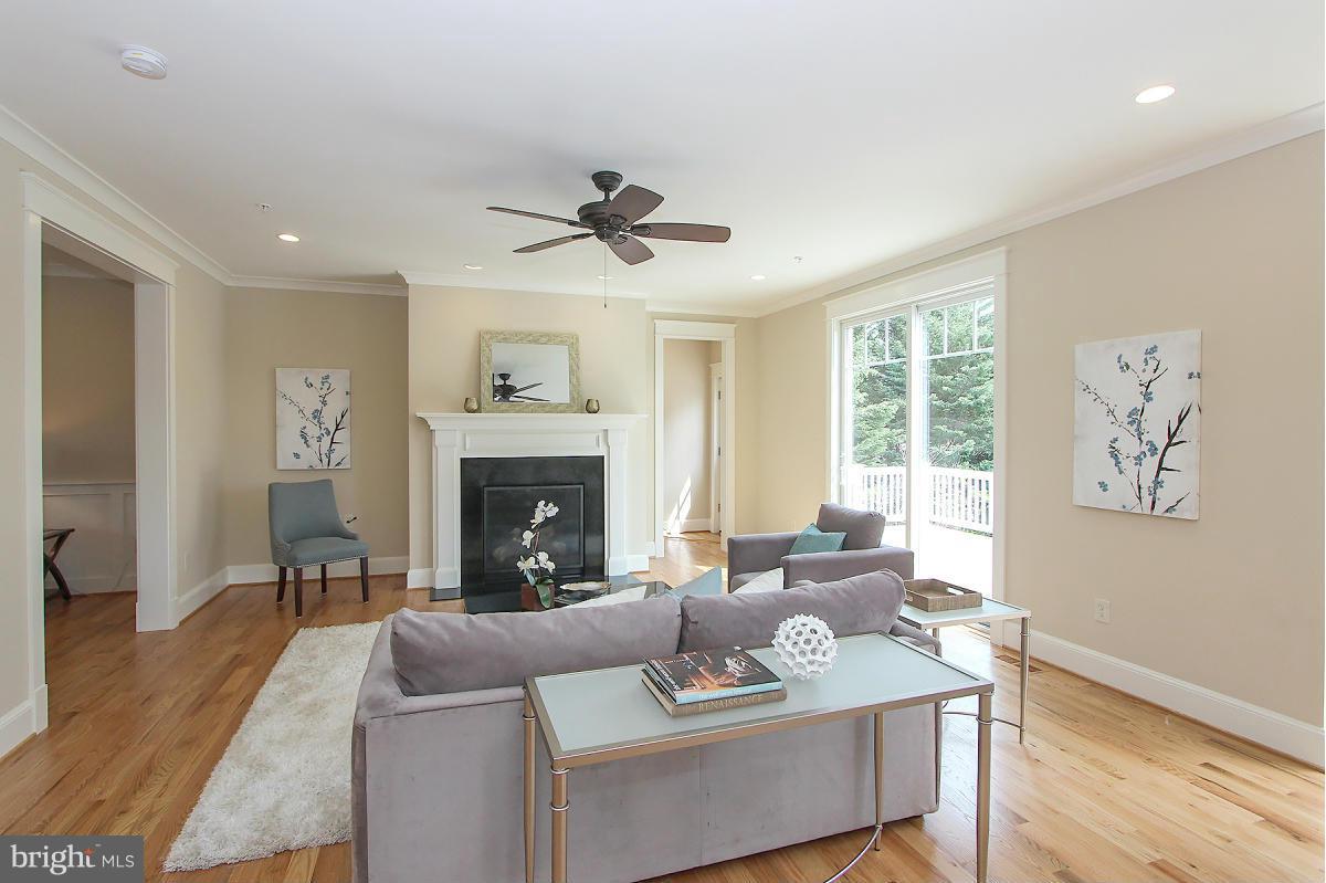 AYRLAWN - Residential