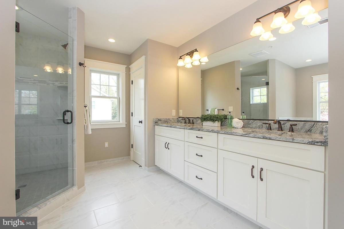 AYRLAWN - Residential