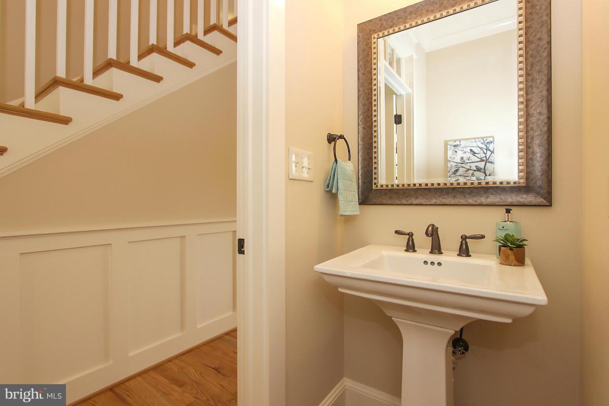 AYRLAWN - Residential