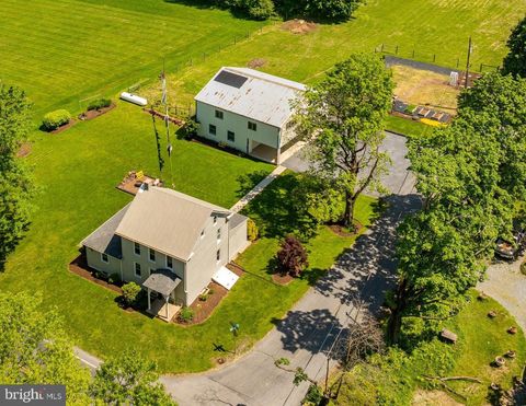 2734 HEIDELBERG AVENUE NEWMANSTOWN PA 17073