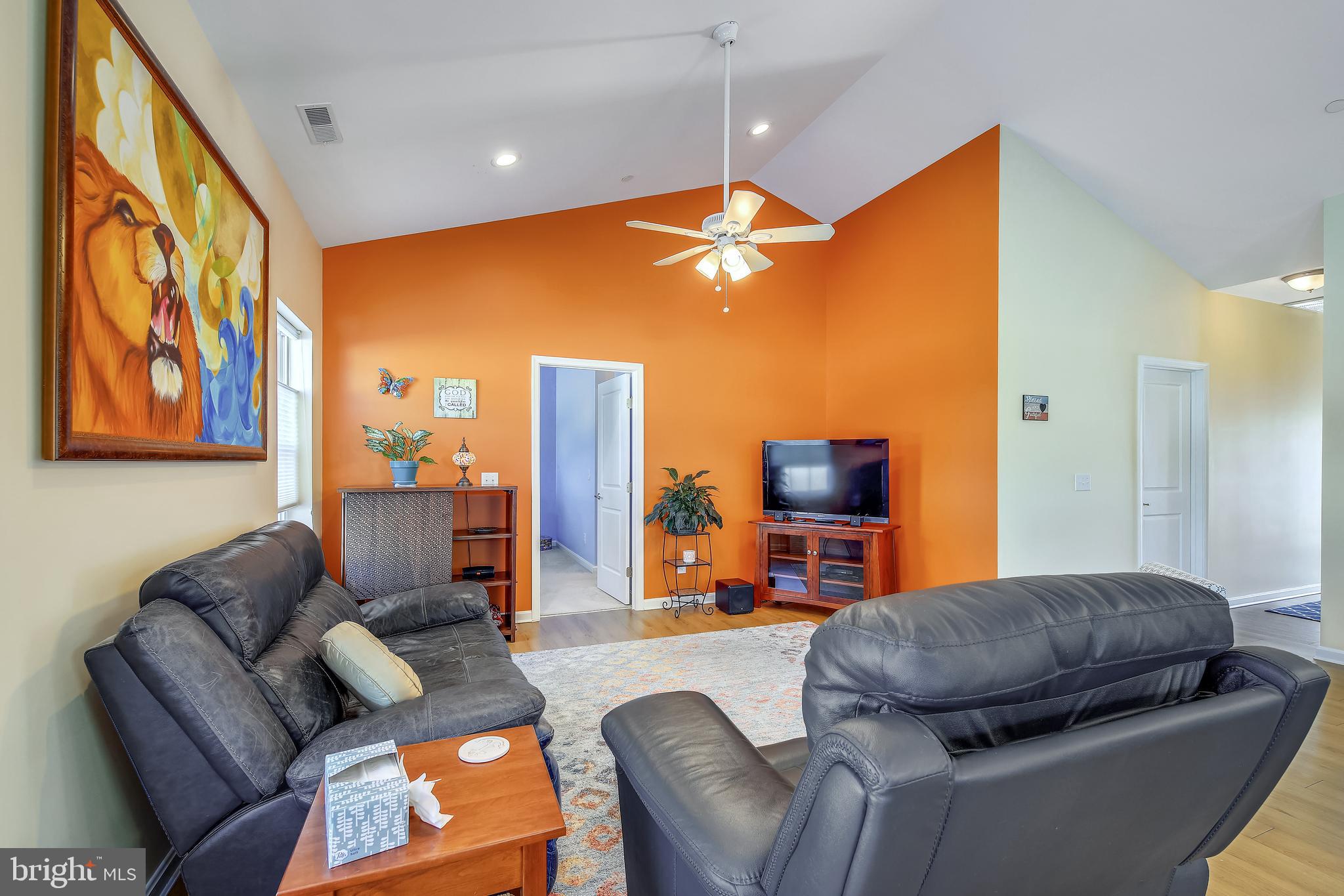 HUNTER'S CREST - Residential