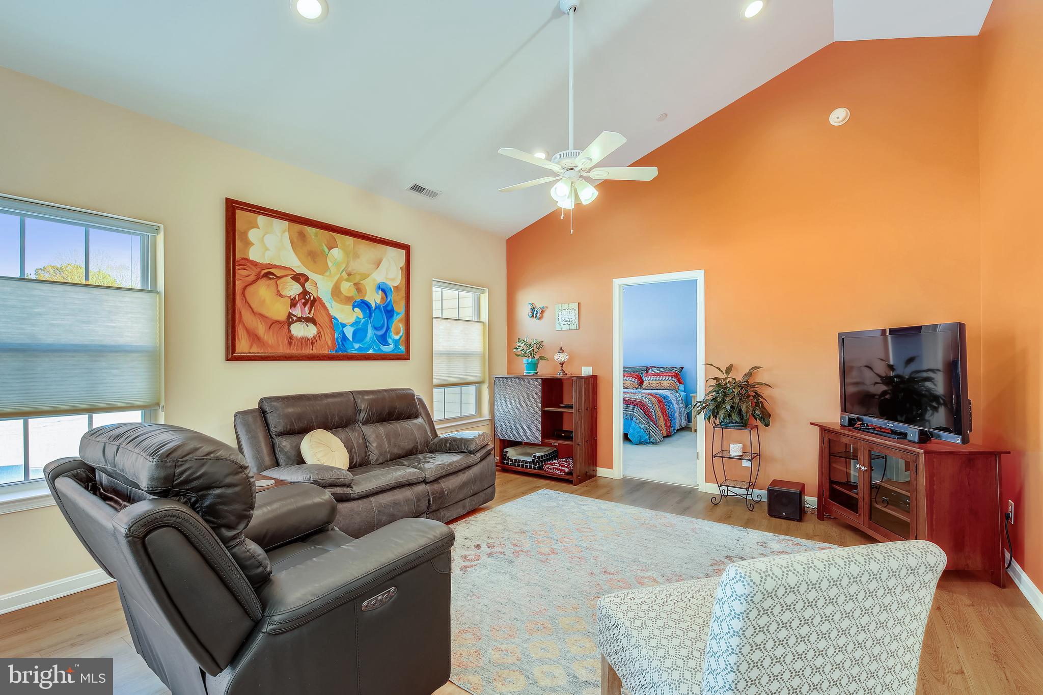 HUNTER'S CREST - Residential