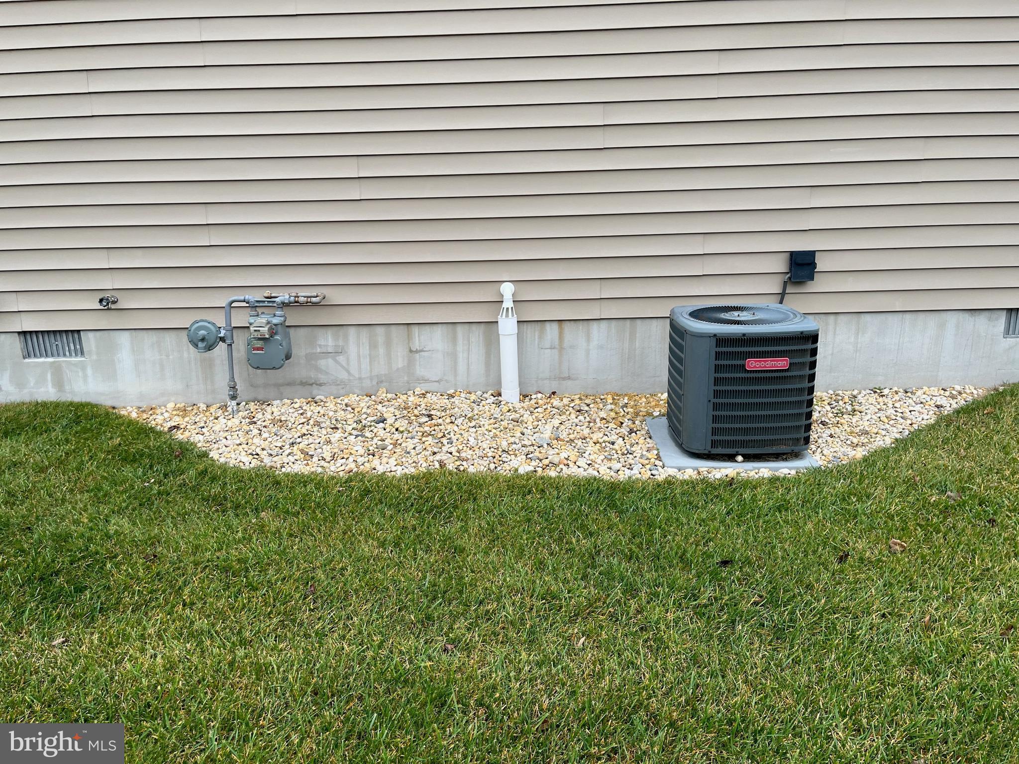 HUNTER'S CREST - Residential