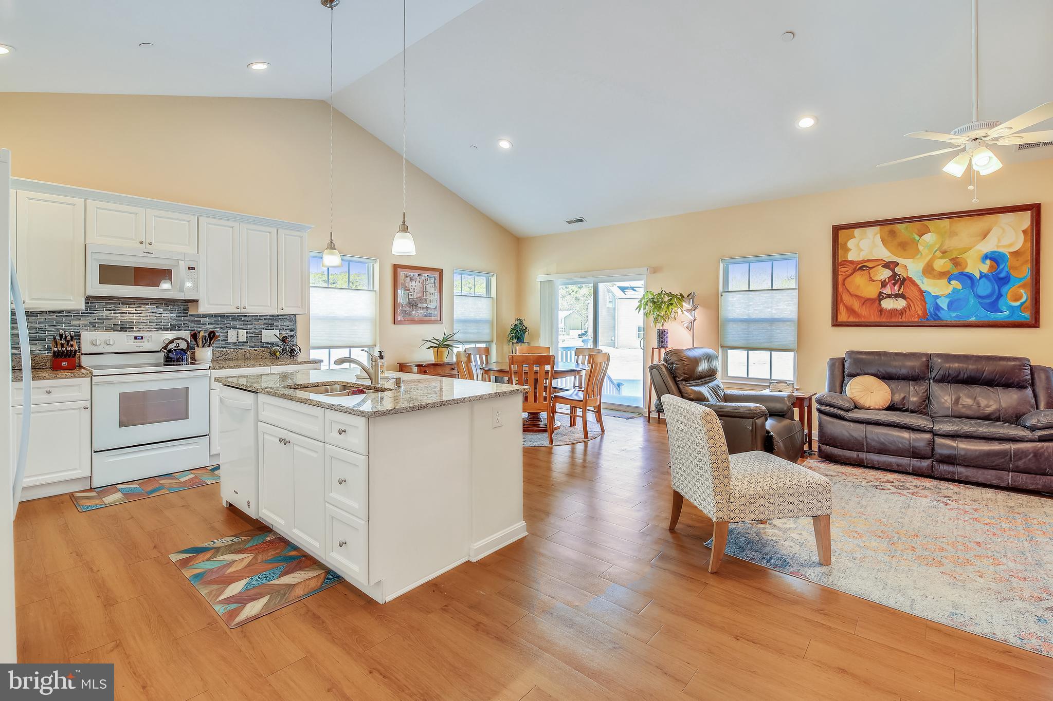 HUNTER'S CREST - Residential