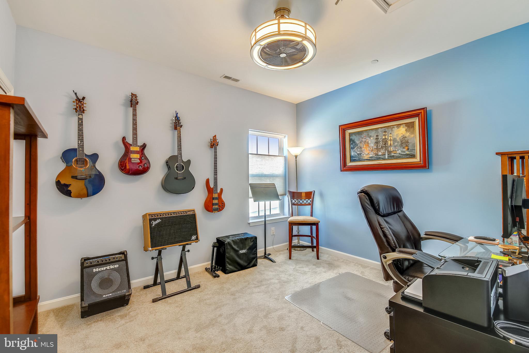 HUNTER'S CREST - Residential