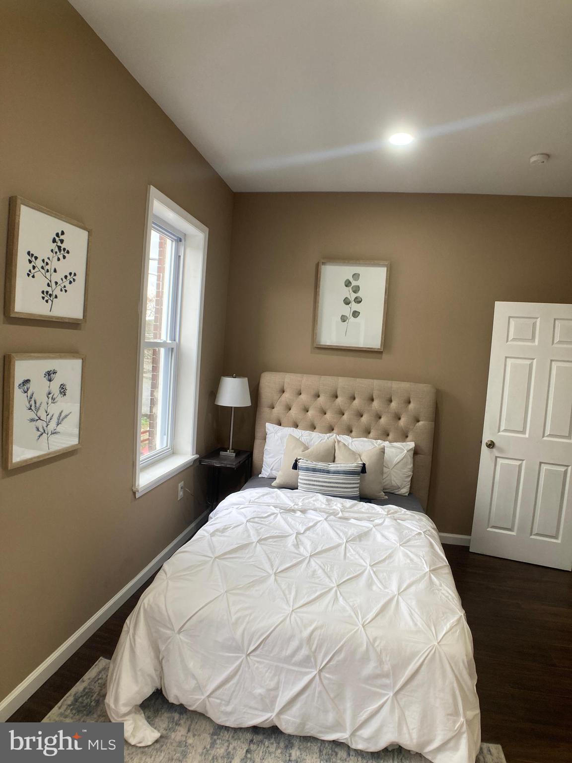 PORT RICHMOND - Residential