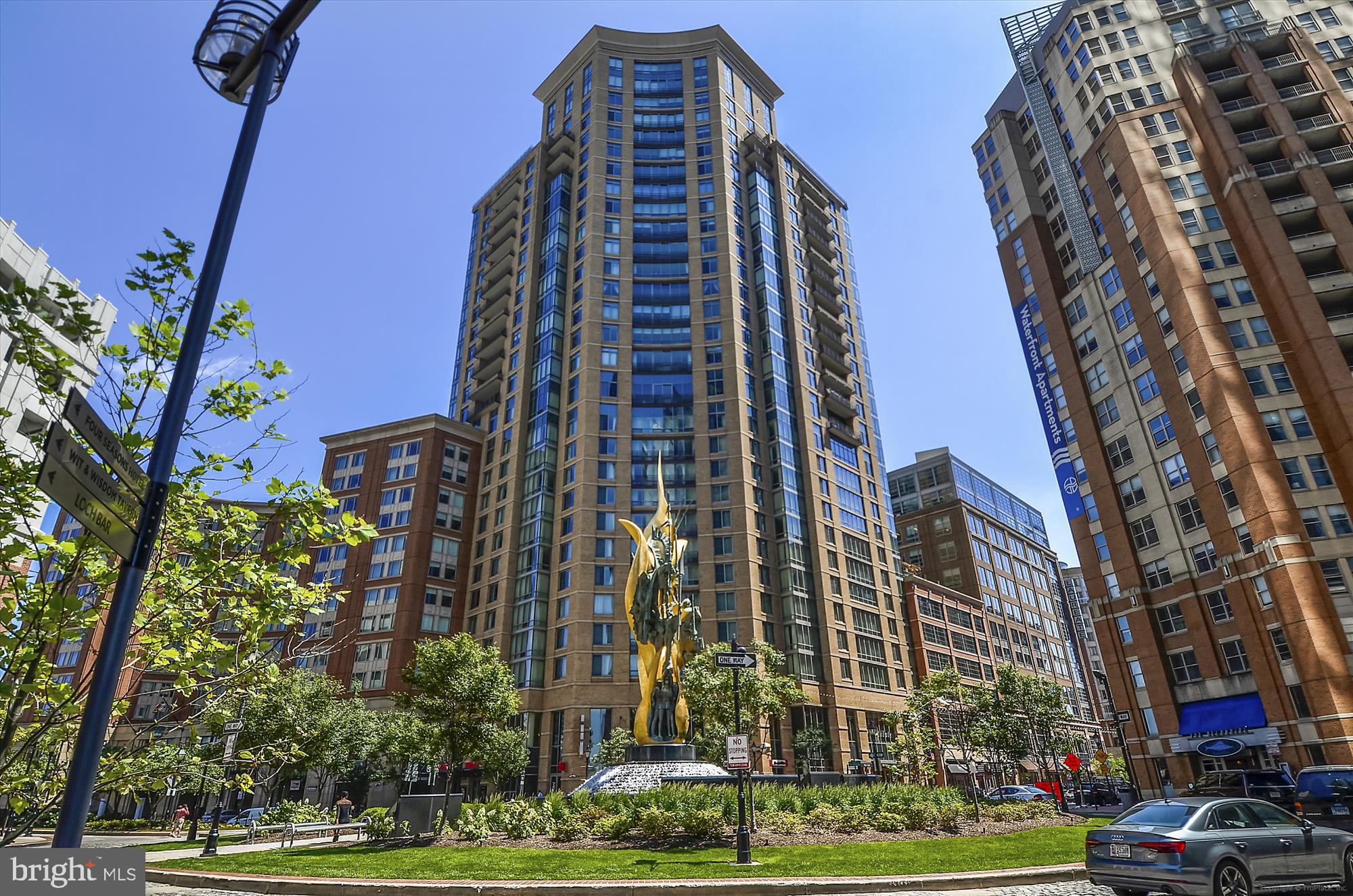 HARBOR EAST - Residential