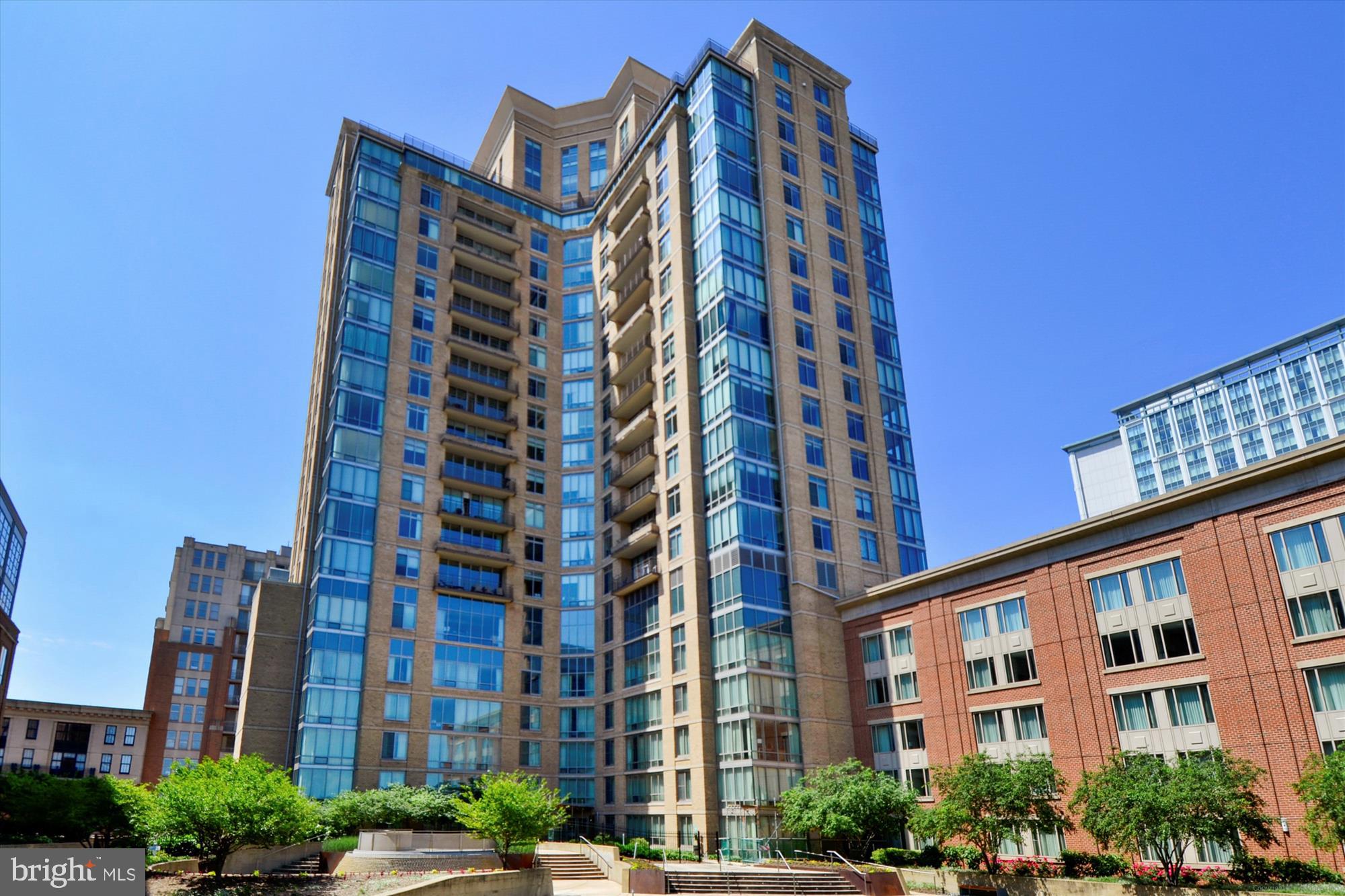 HARBOR EAST - Residential