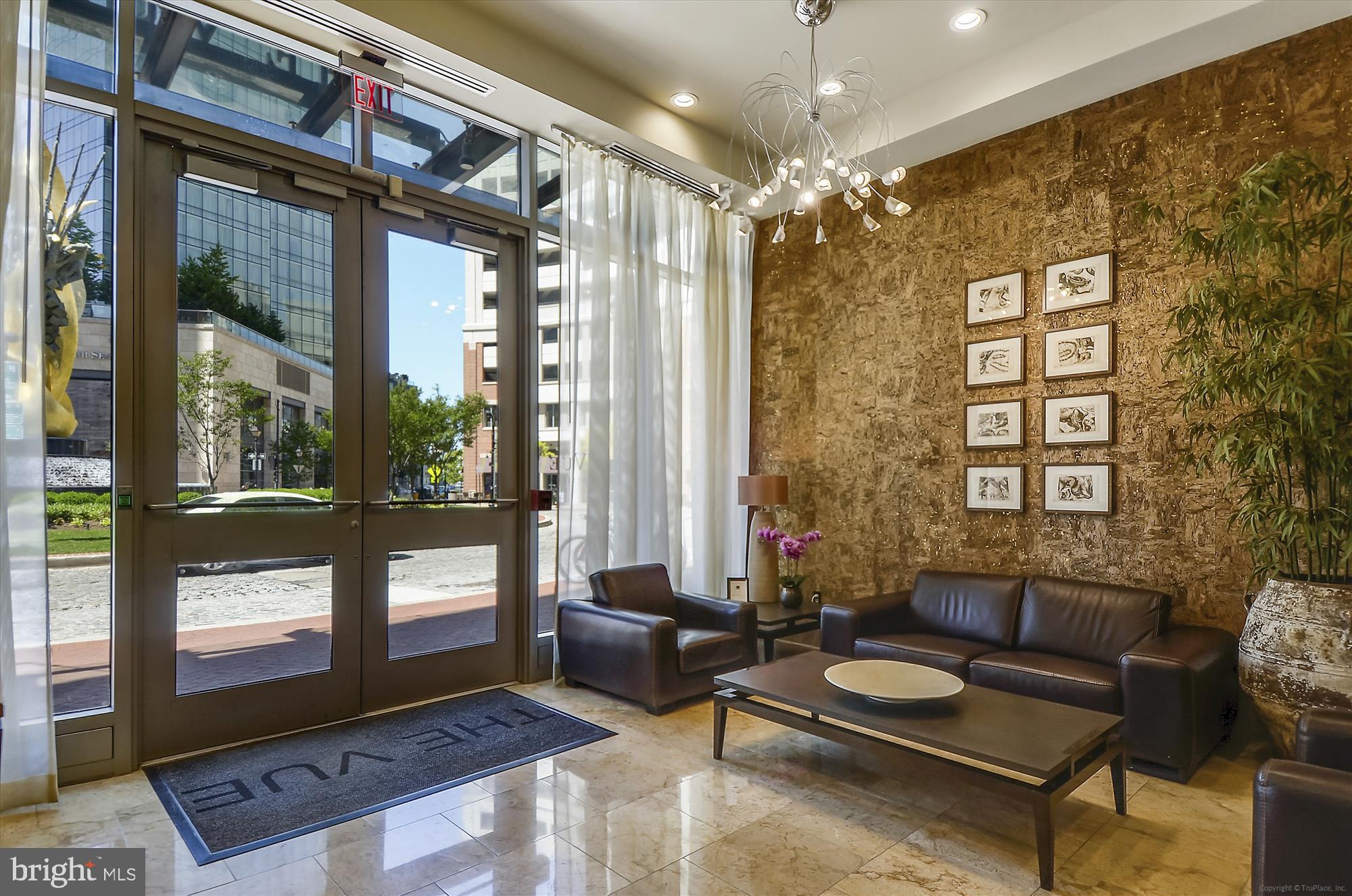 HARBOR EAST - Residential