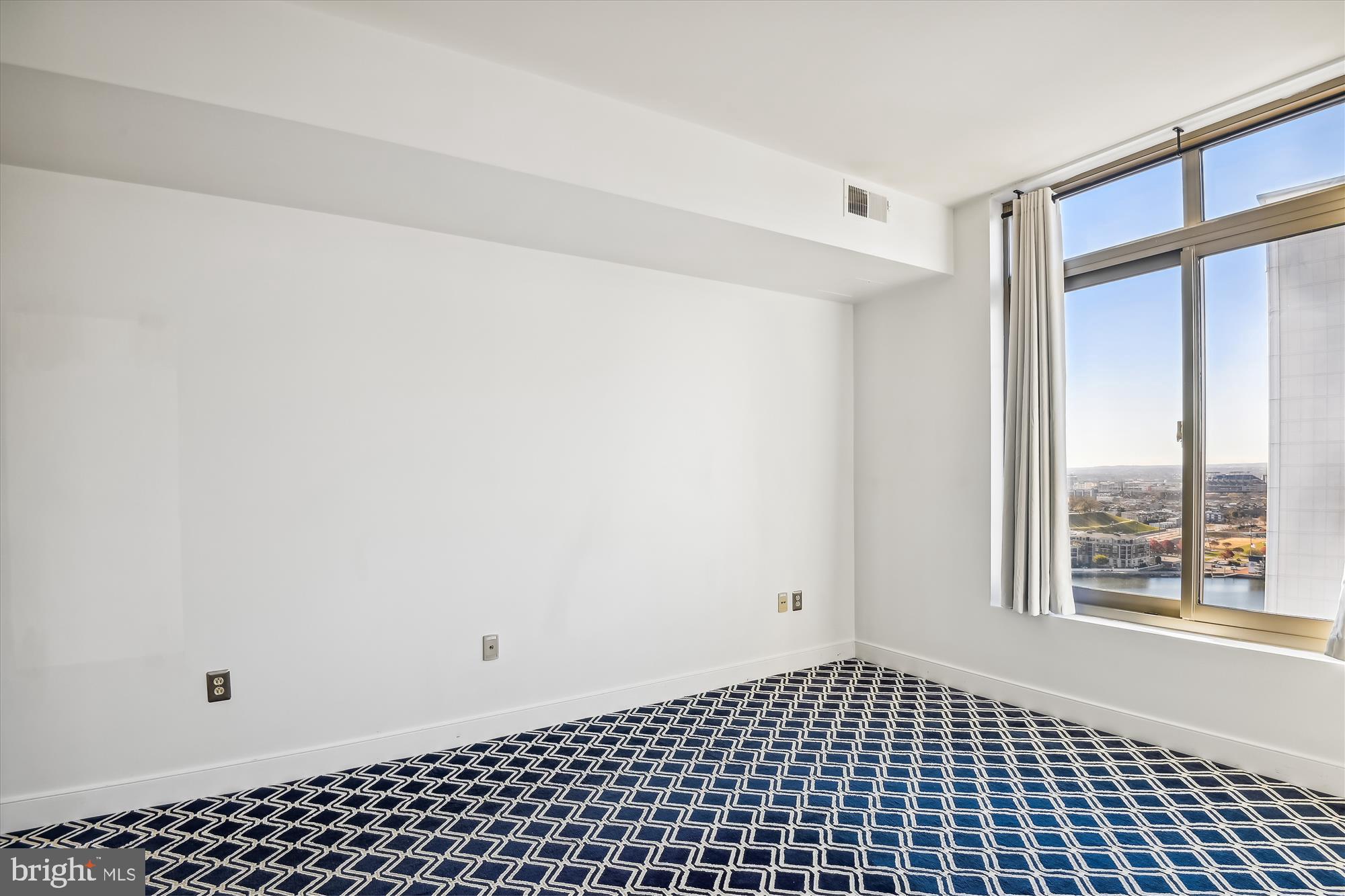 HARBOR EAST - Residential