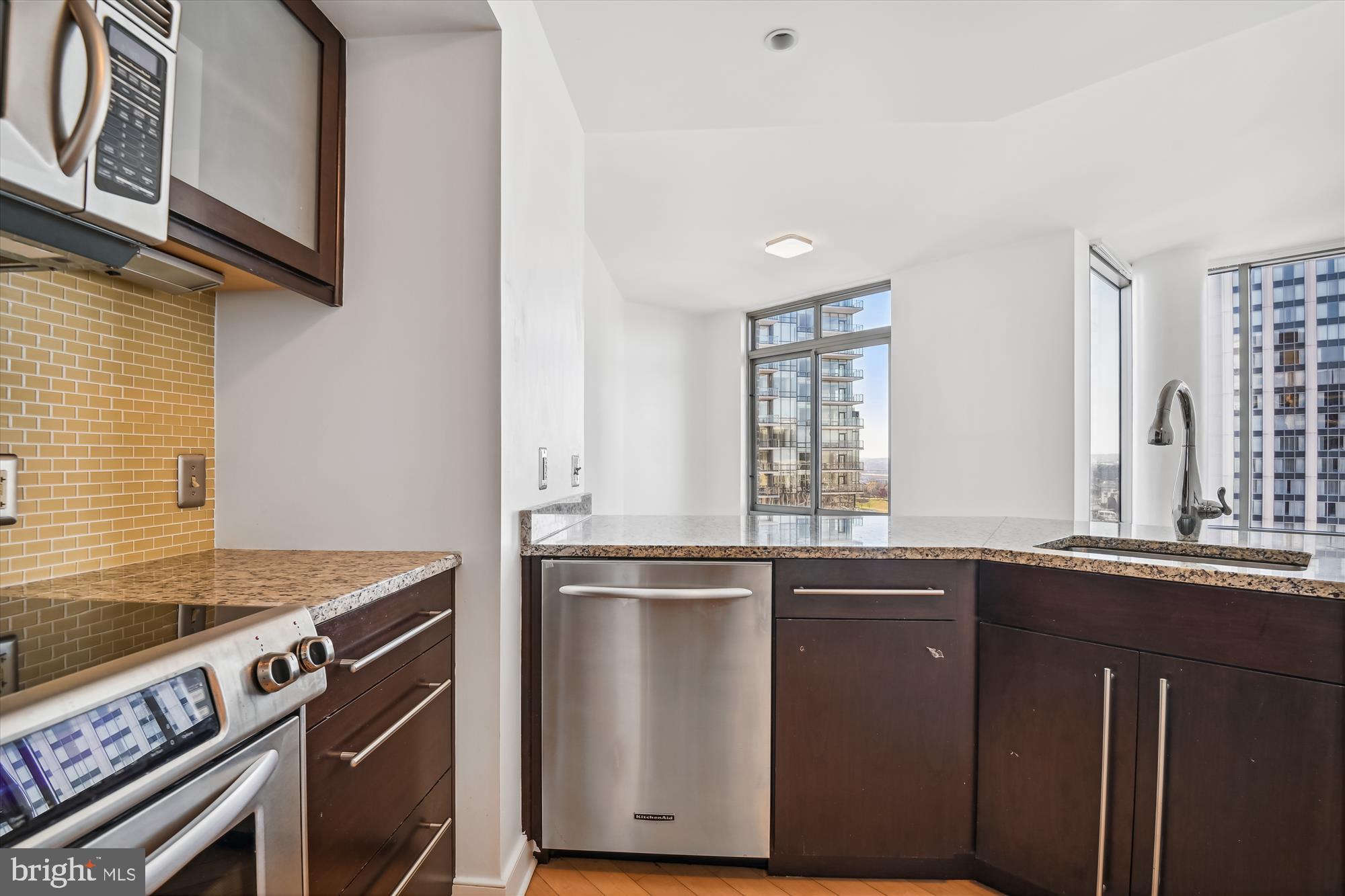 HARBOR EAST - Residential