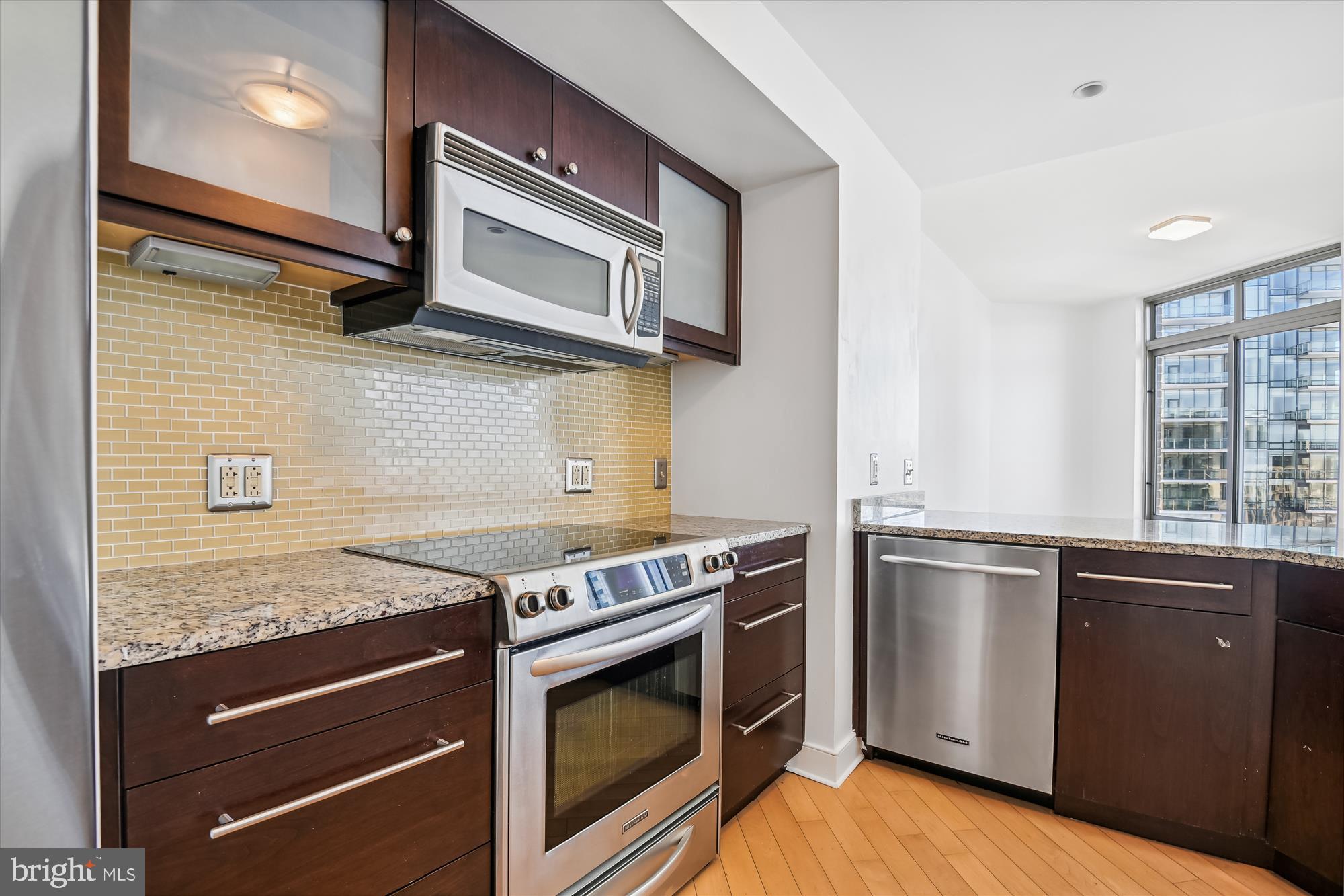 HARBOR EAST - Residential