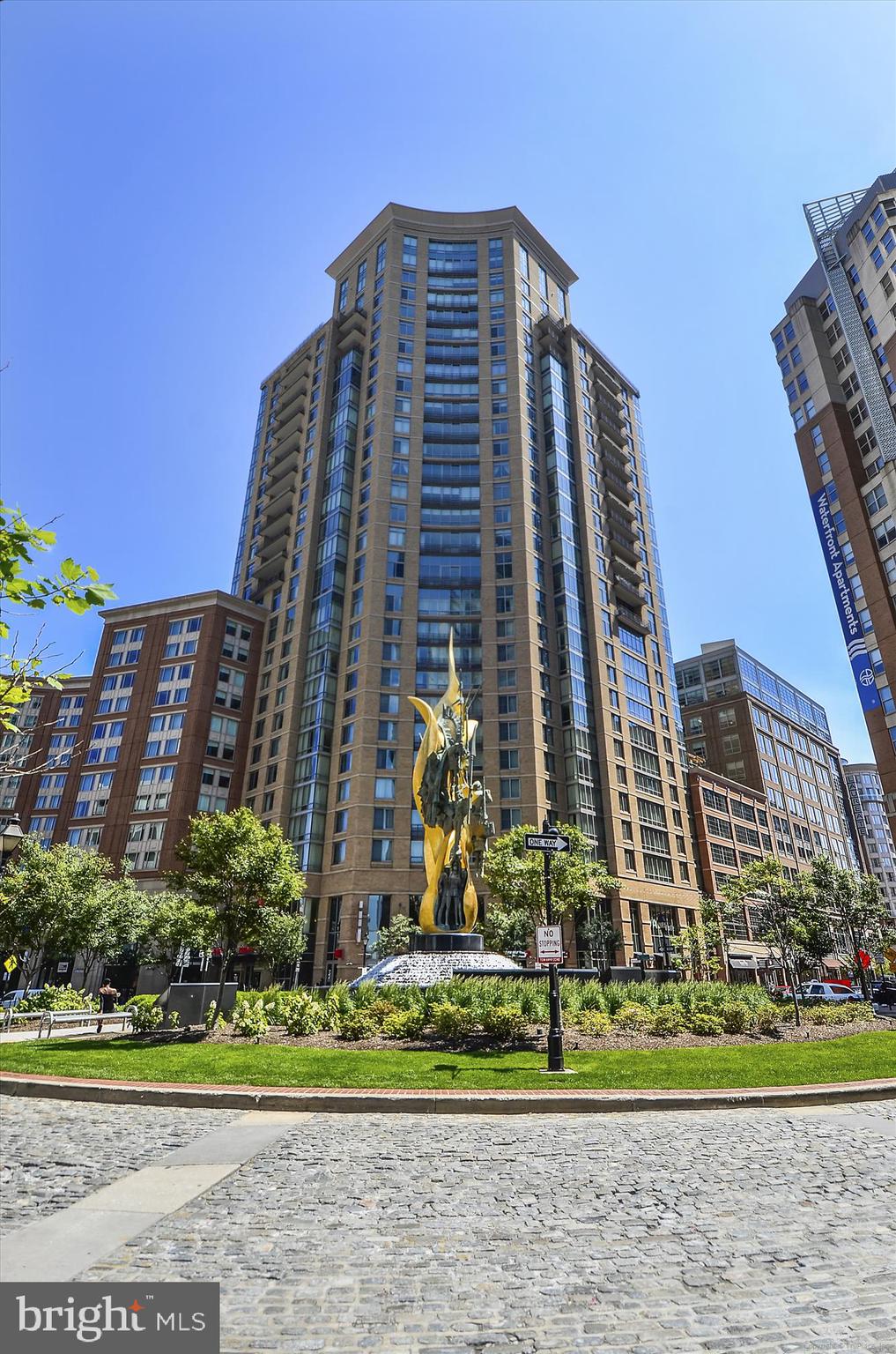 HARBOR EAST - Residential