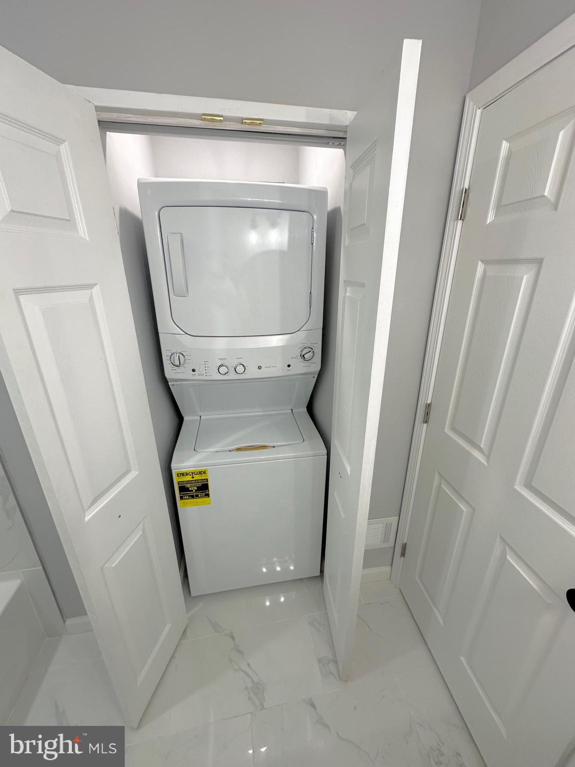 CEDAR BLUFF - Residential Lease