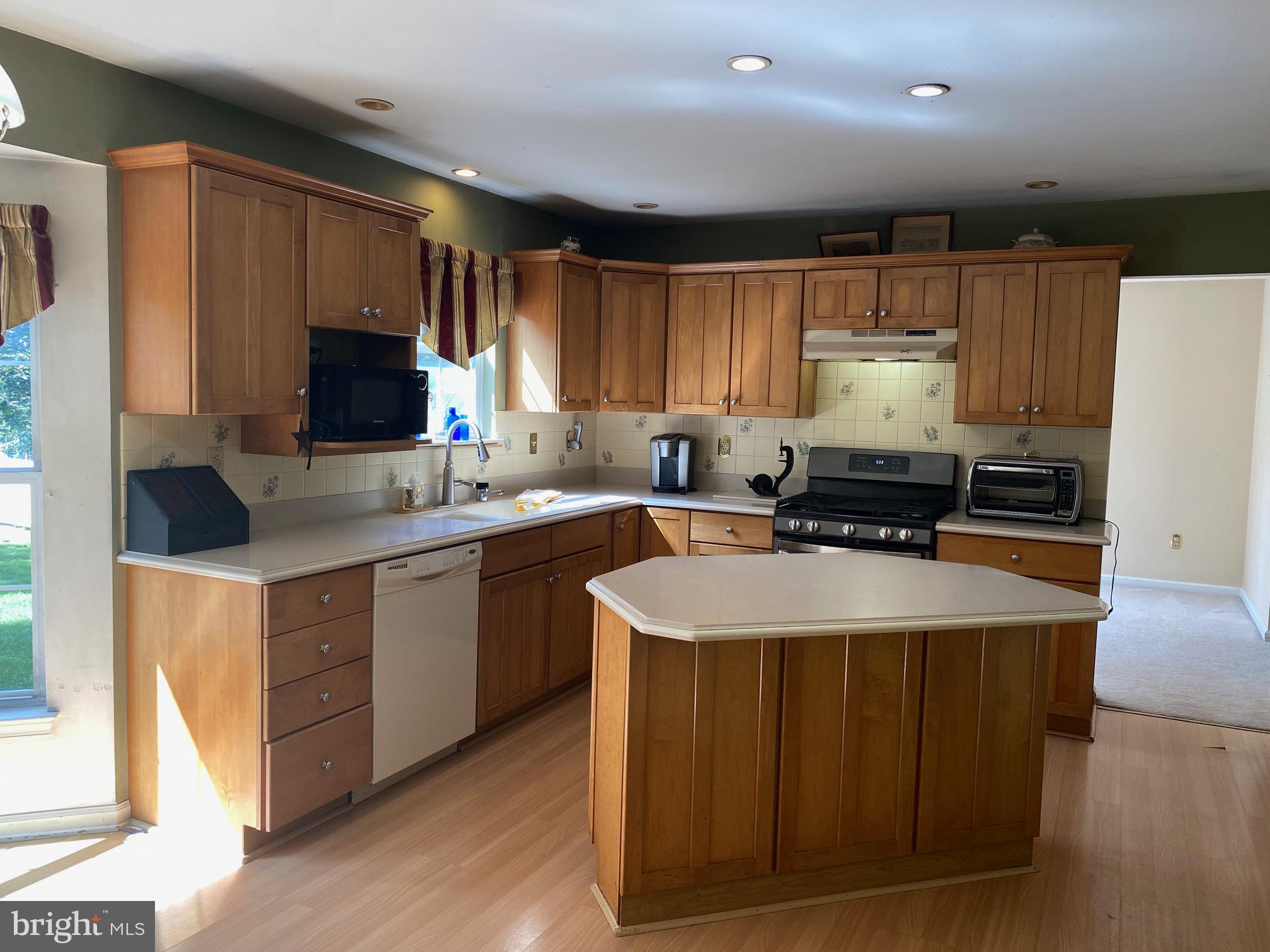 2553 ROMIG ROAD