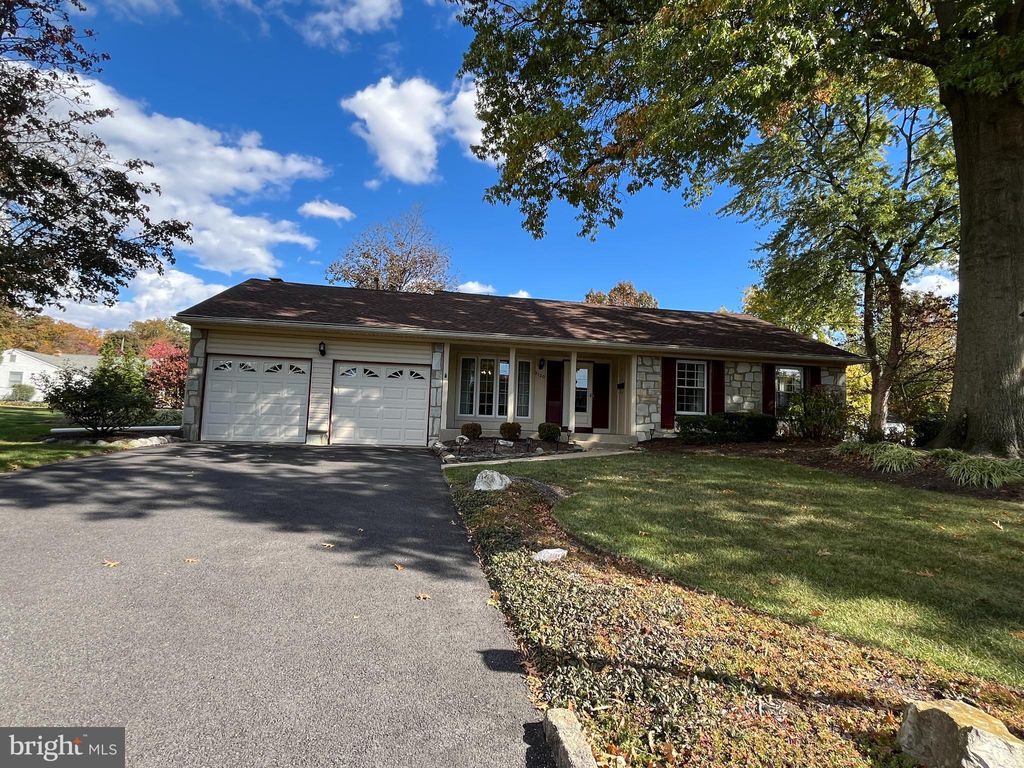 Photo of 3120 Waterford Court, CINNAMINSON, NJ 08077 (MLS # NJBL2098430)