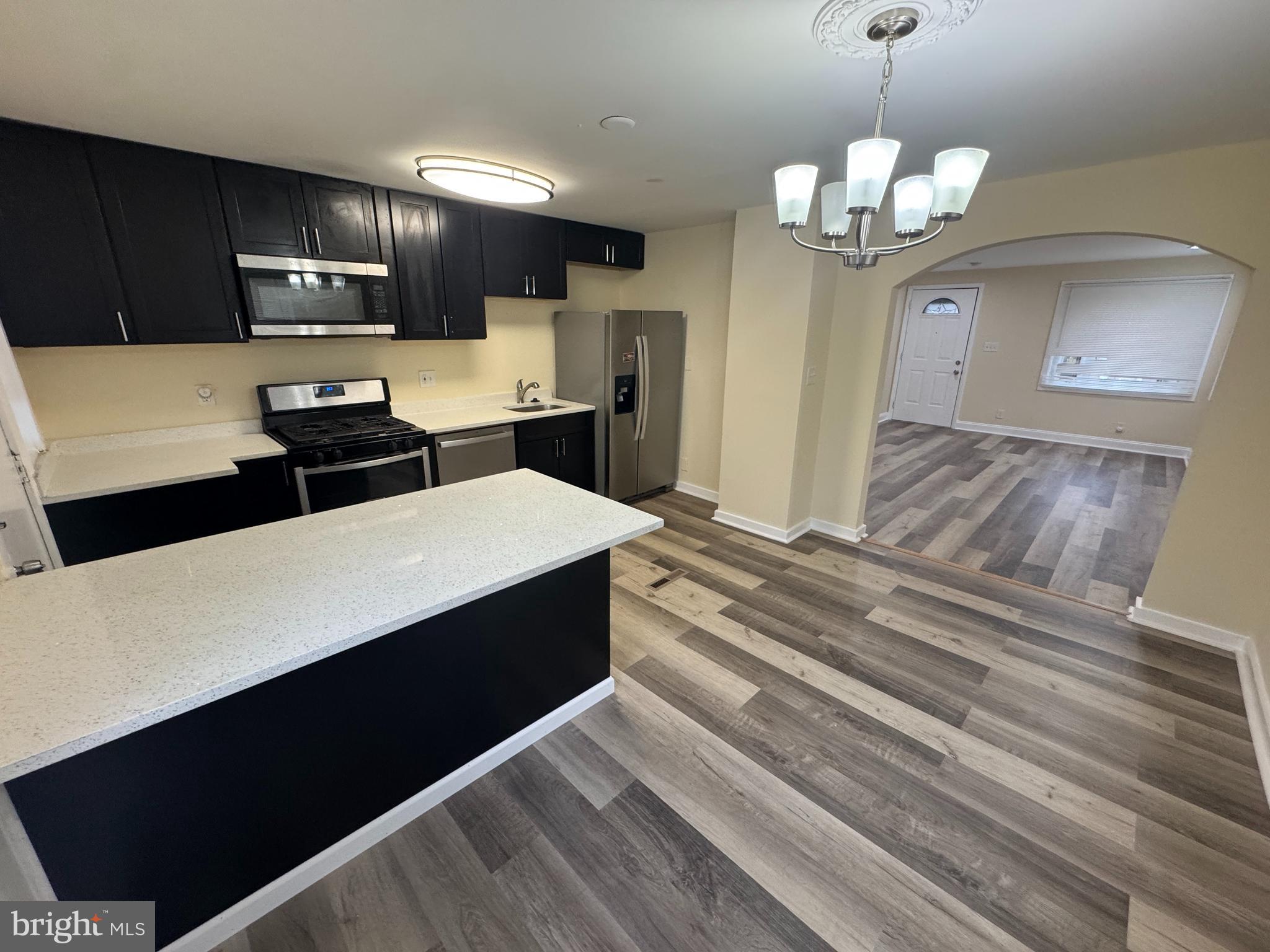 BEVERLY HILLS - Residential Lease