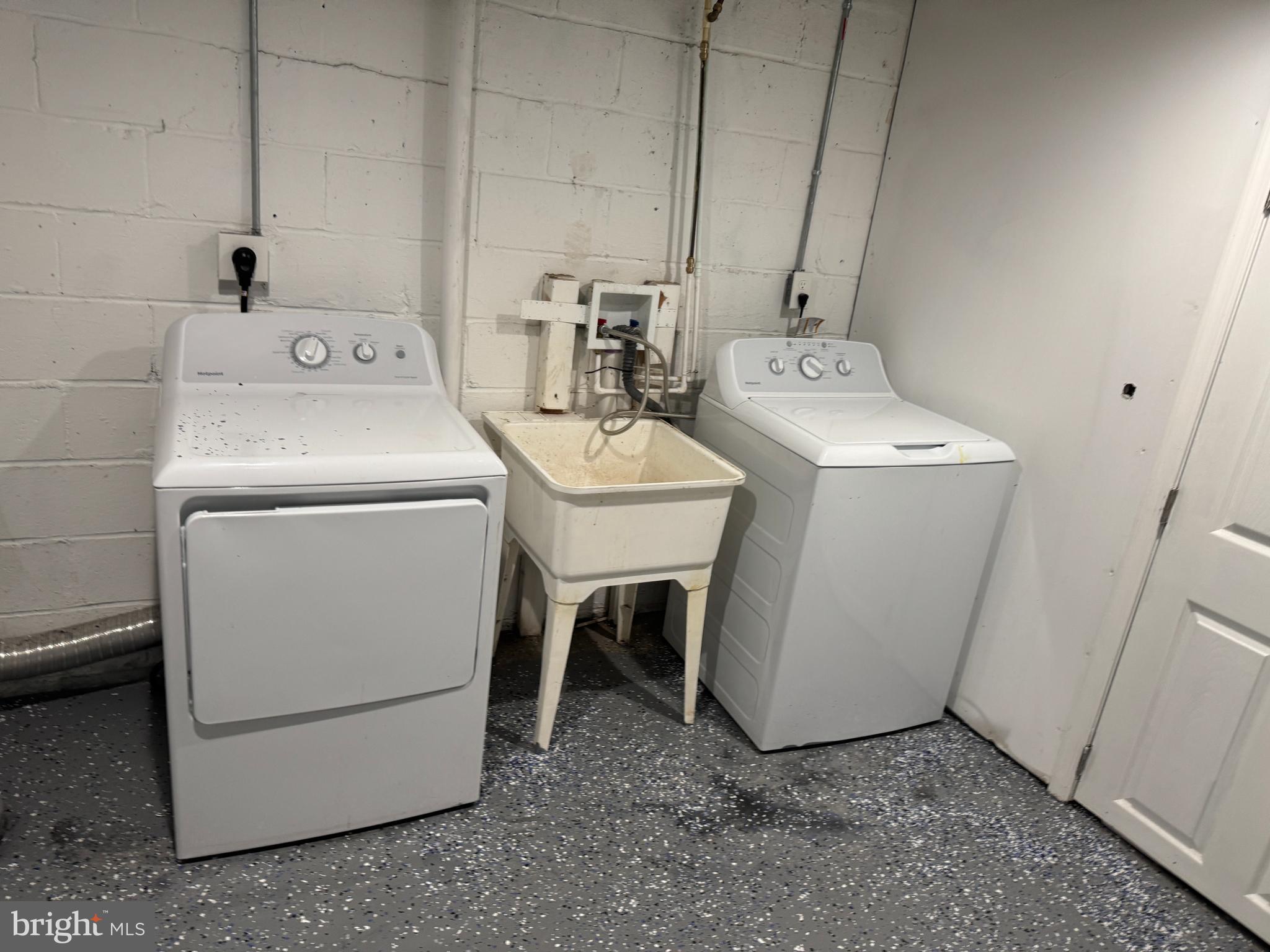 BEVERLY HILLS - Residential Lease