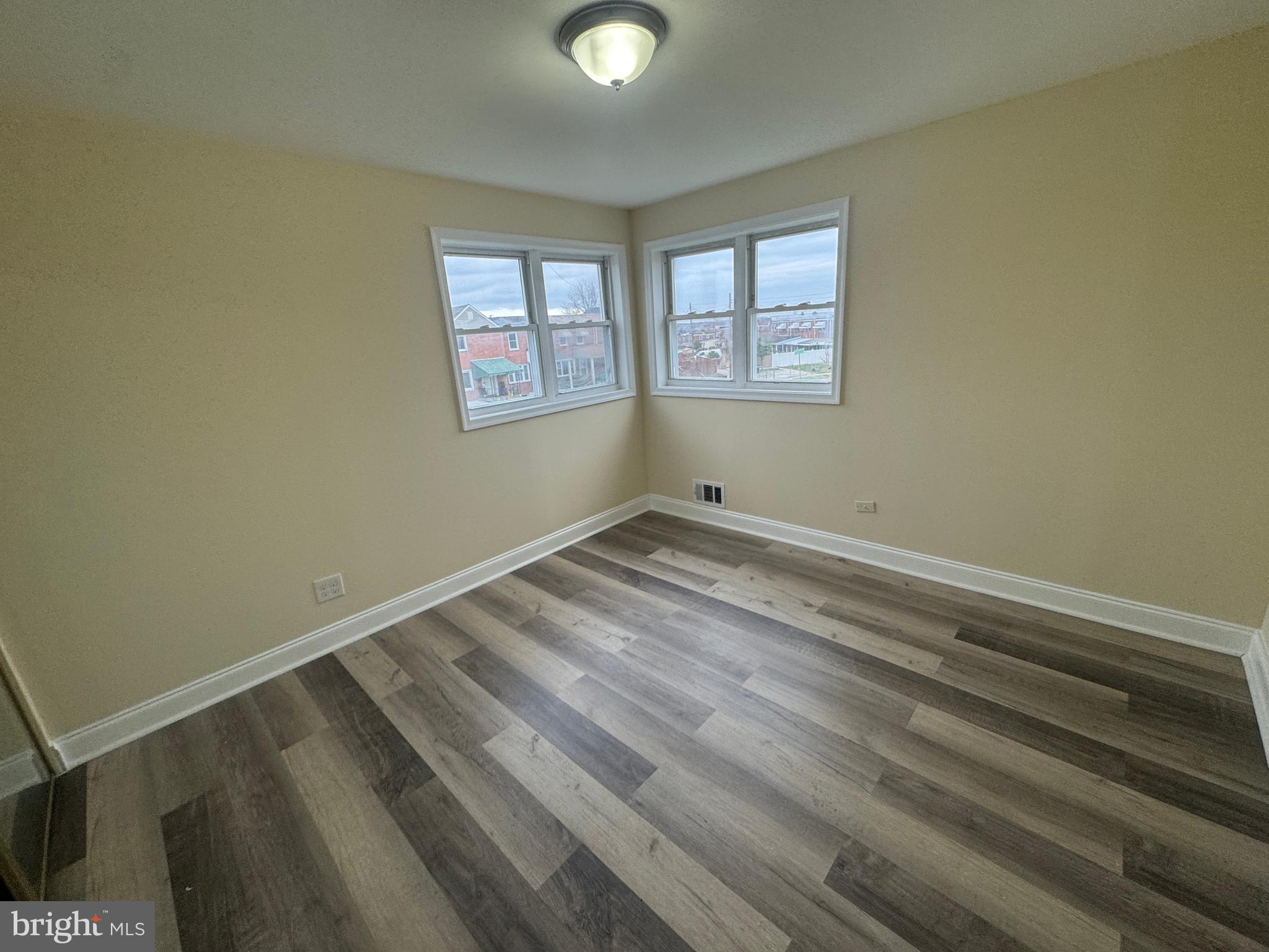 BEVERLY HILLS - Residential Lease