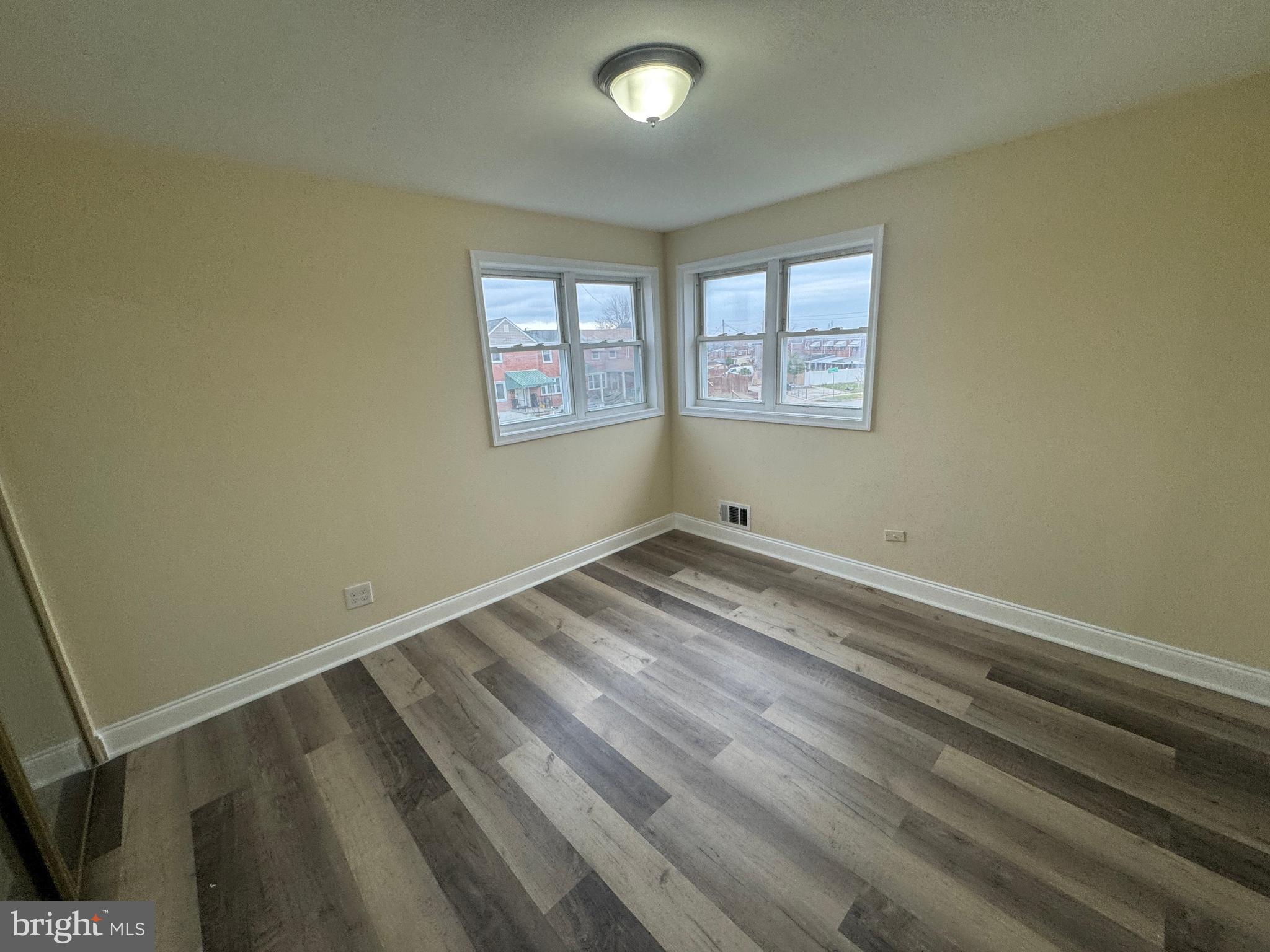 BEVERLY HILLS - Residential Lease