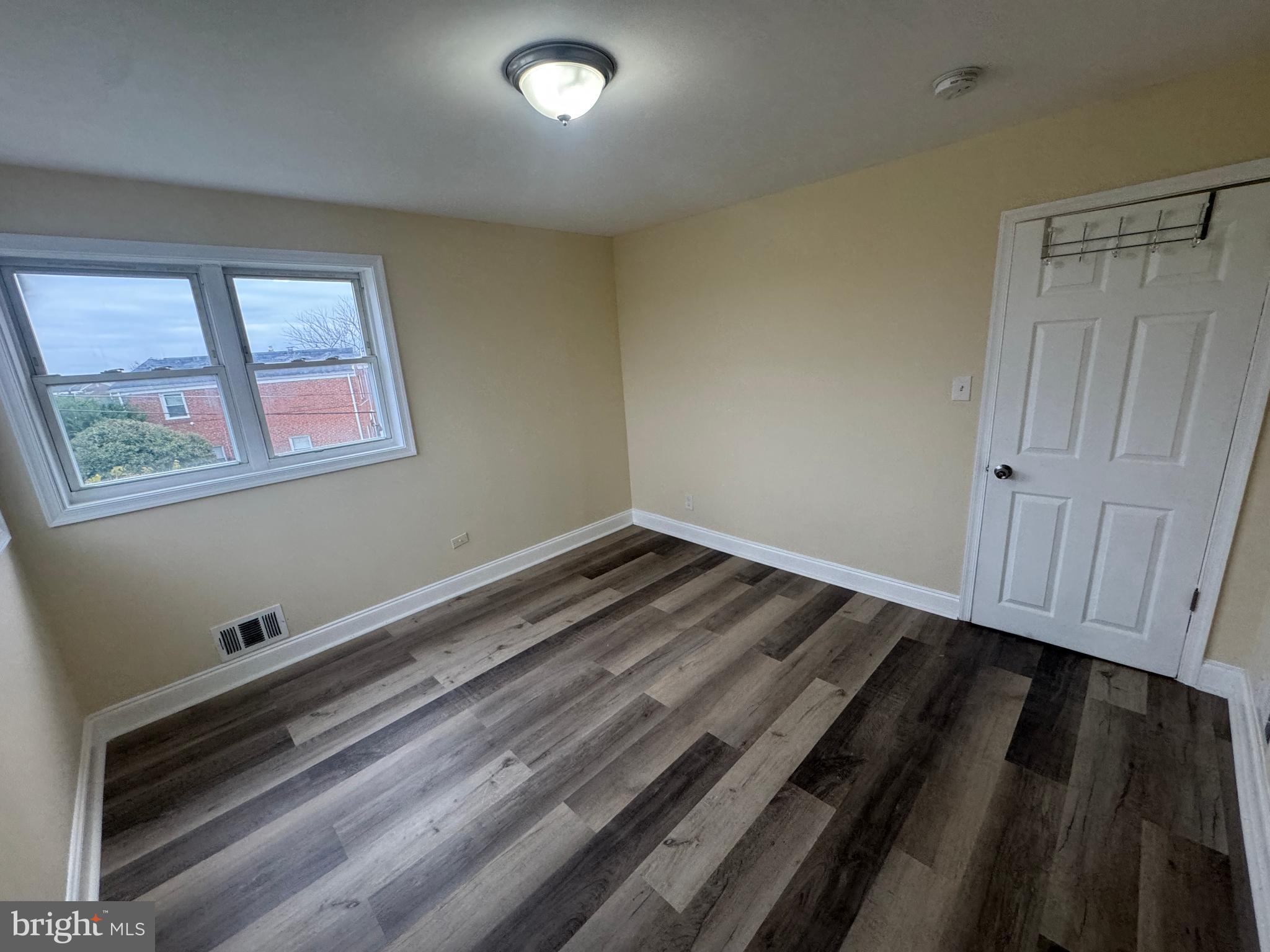 BEVERLY HILLS - Residential Lease