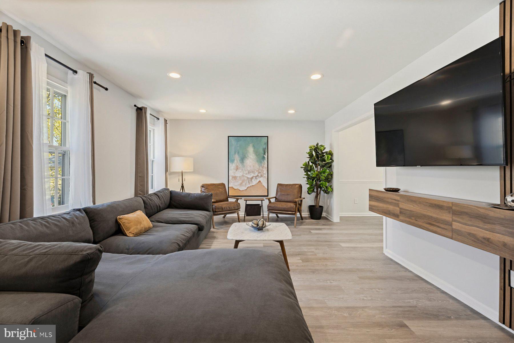 7305 LANGSFORD COURT