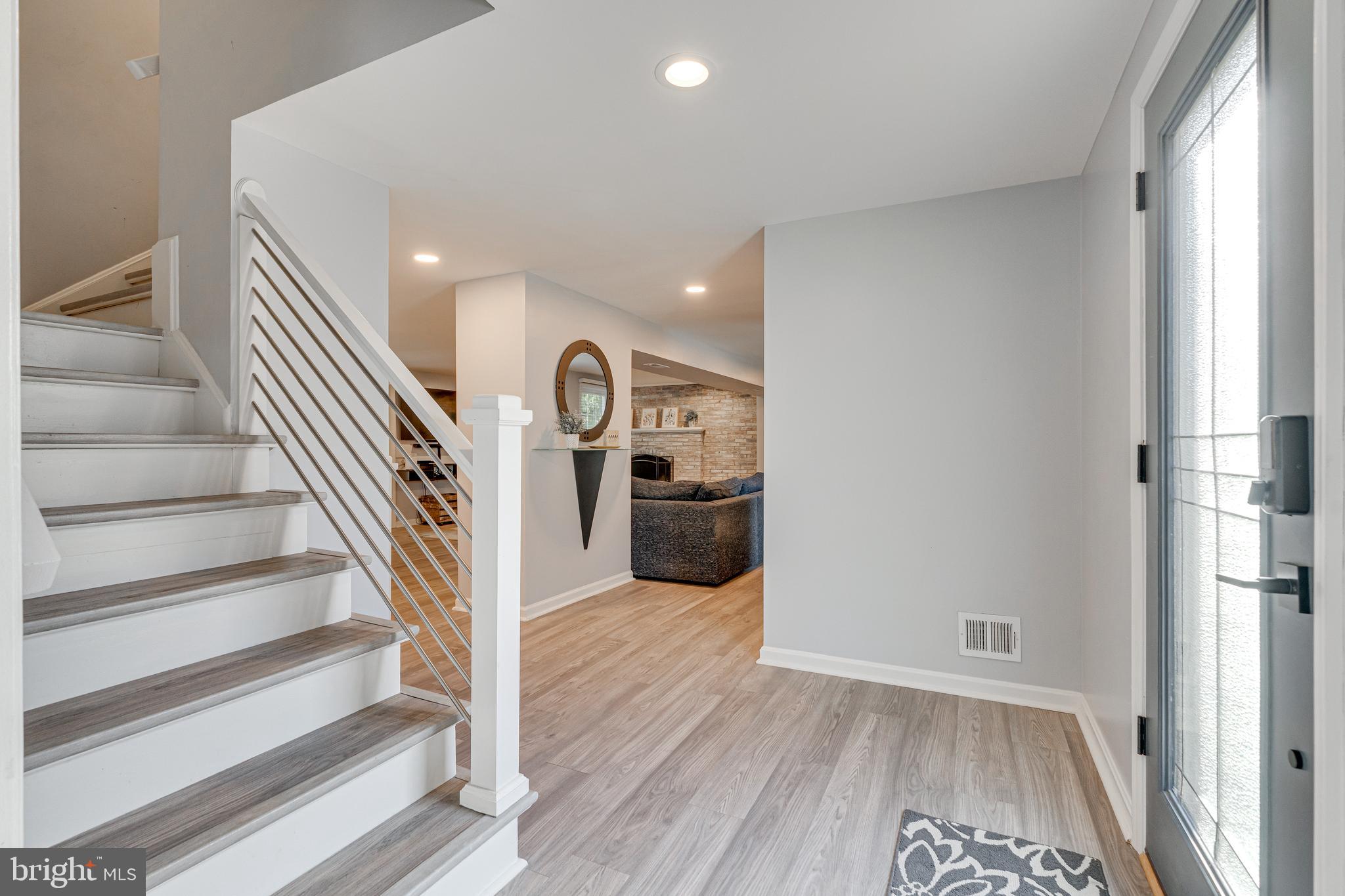 MONTGOMERY SQUARE - Residential