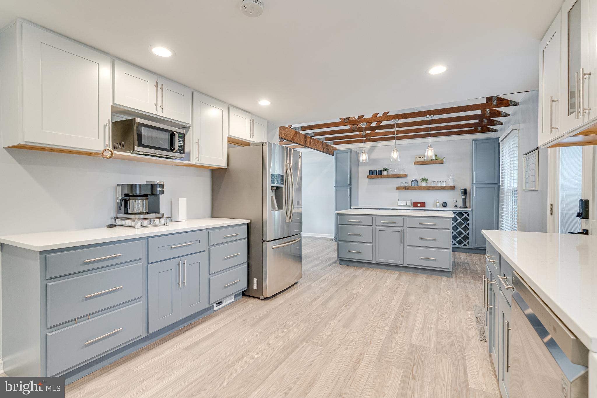 MONTGOMERY SQUARE - Residential