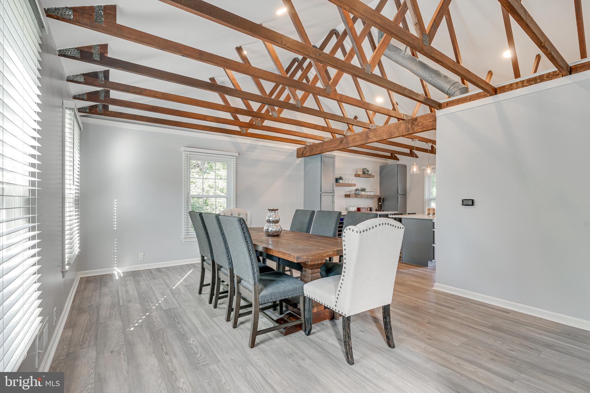 MONTGOMERY SQUARE - Residential