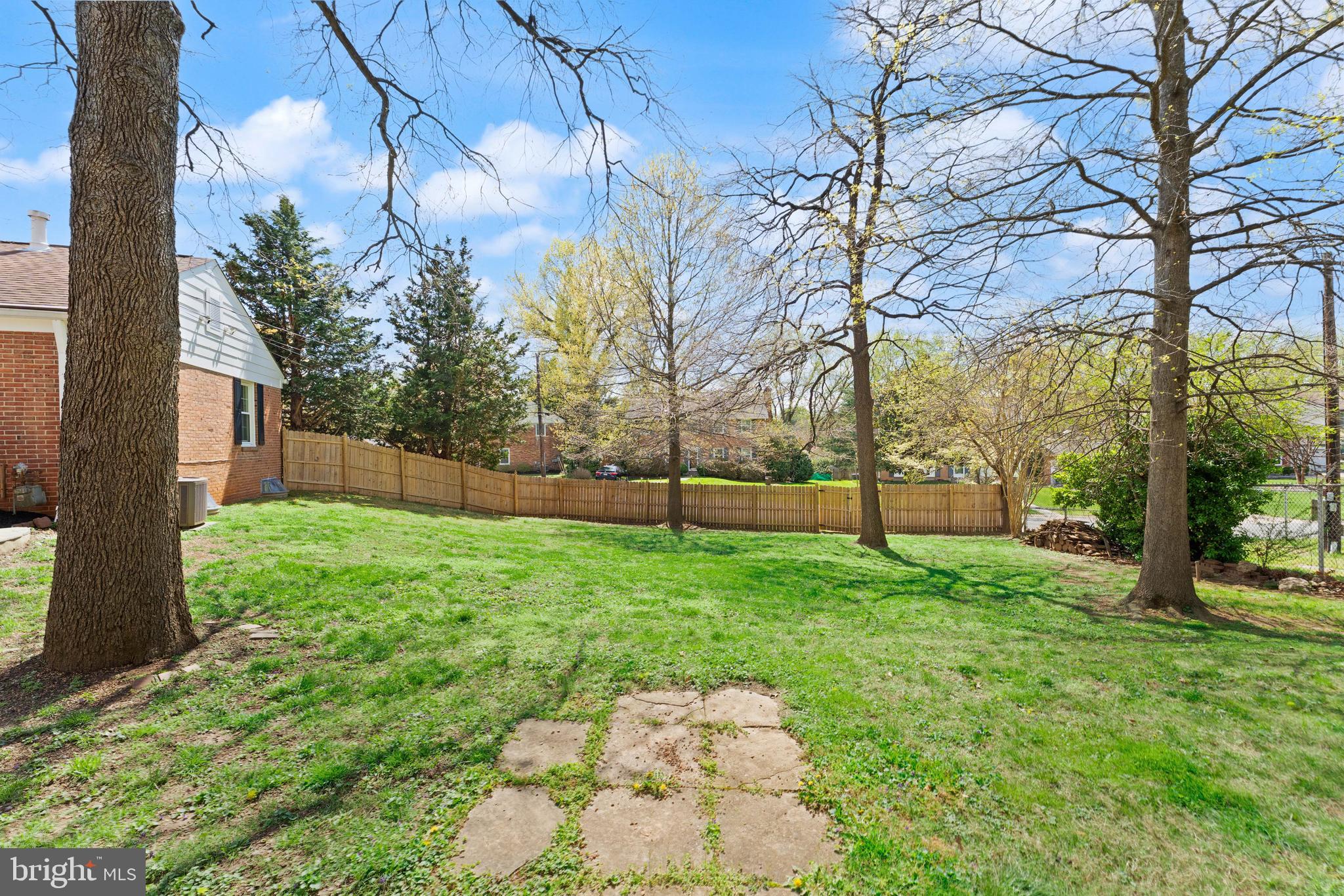 MONTGOMERY SQUARE - Residential