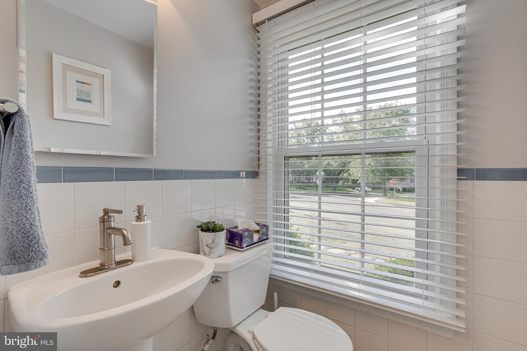 MONTGOMERY SQUARE - Residential