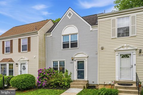Photo of 13847 Fount Beattie Court, CENTREVILLE, VA 20121 (MLS # VAFX2306698)
