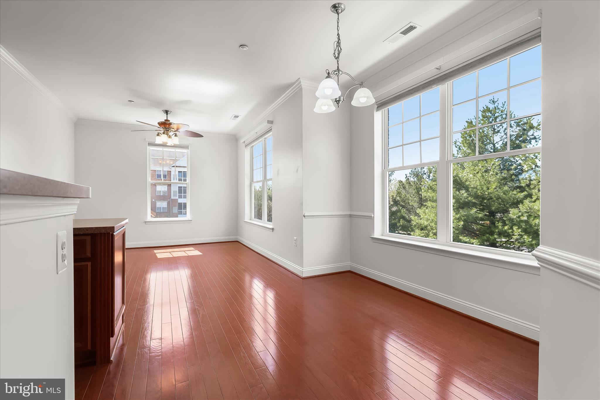 TIREE LAND CONDOMINIUMS - Residential