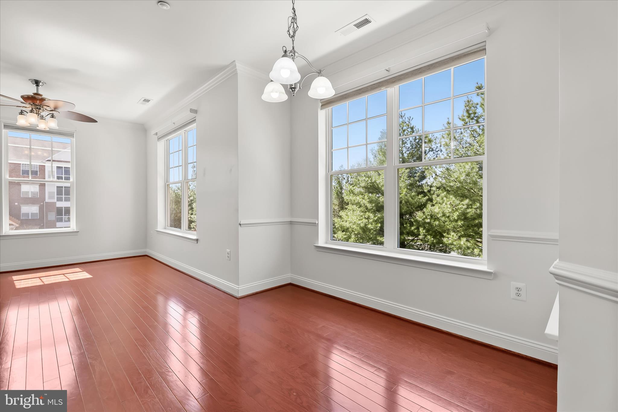 TIREE LAND CONDOMINIUMS - Residential