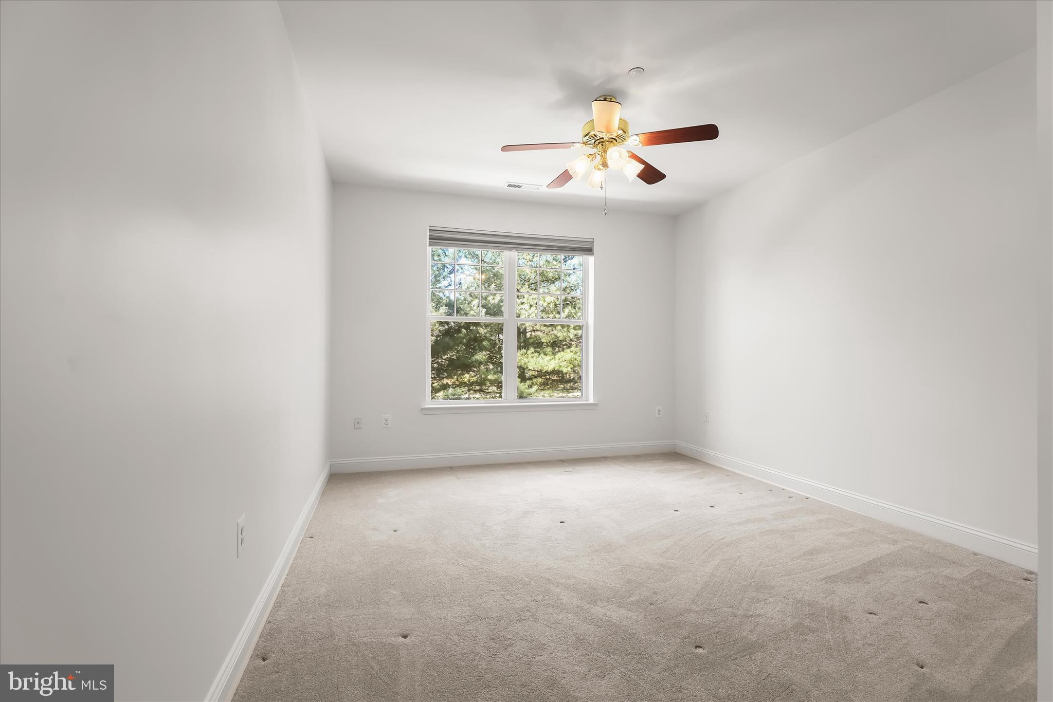 TIREE LAND CONDOMINIUMS - Residential