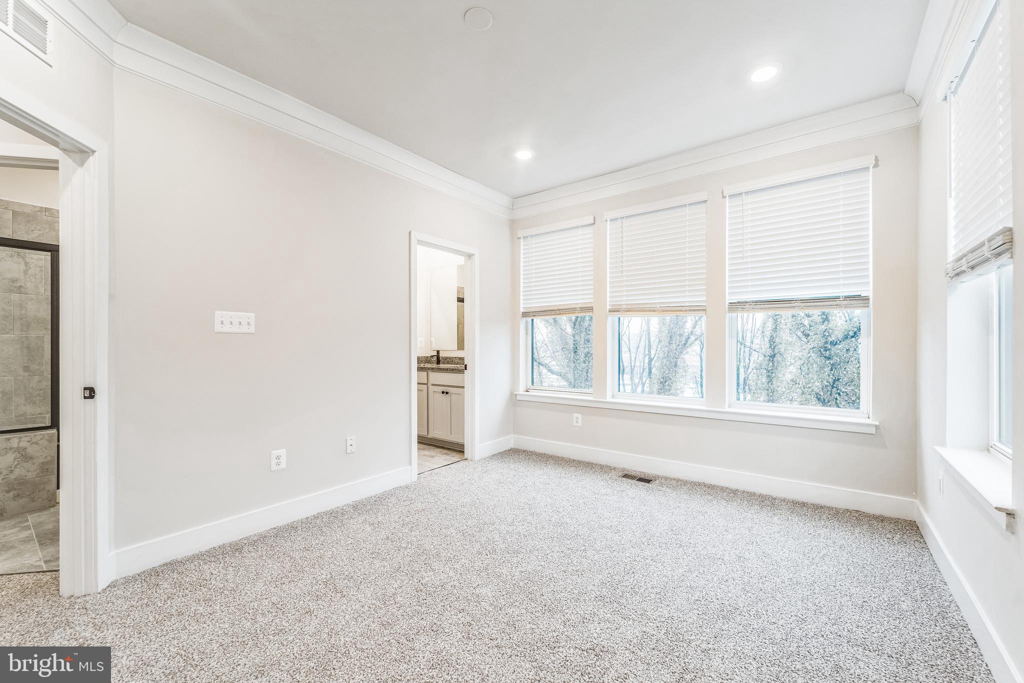 ROLAND PARK - Residential