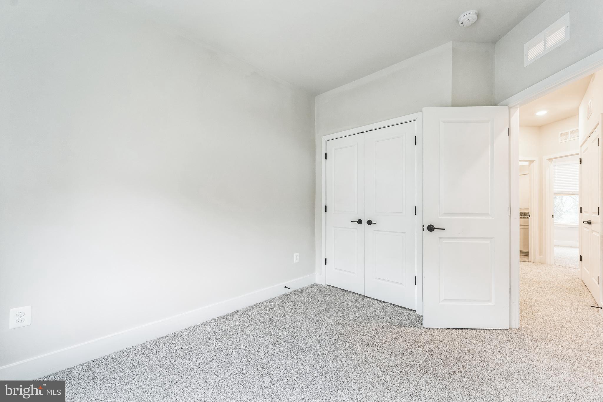 ROLAND PARK - Residential
