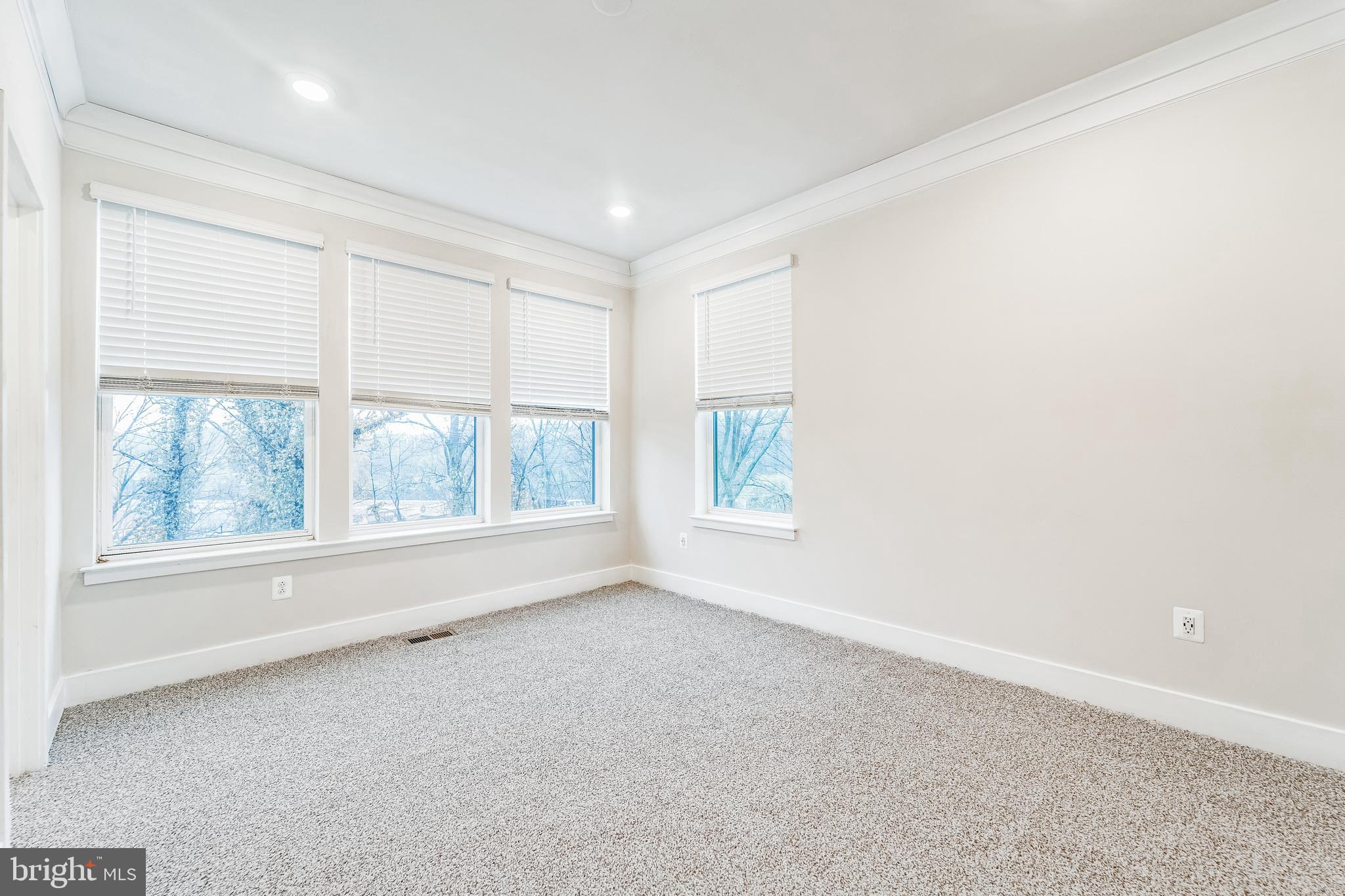 ROLAND PARK - Residential