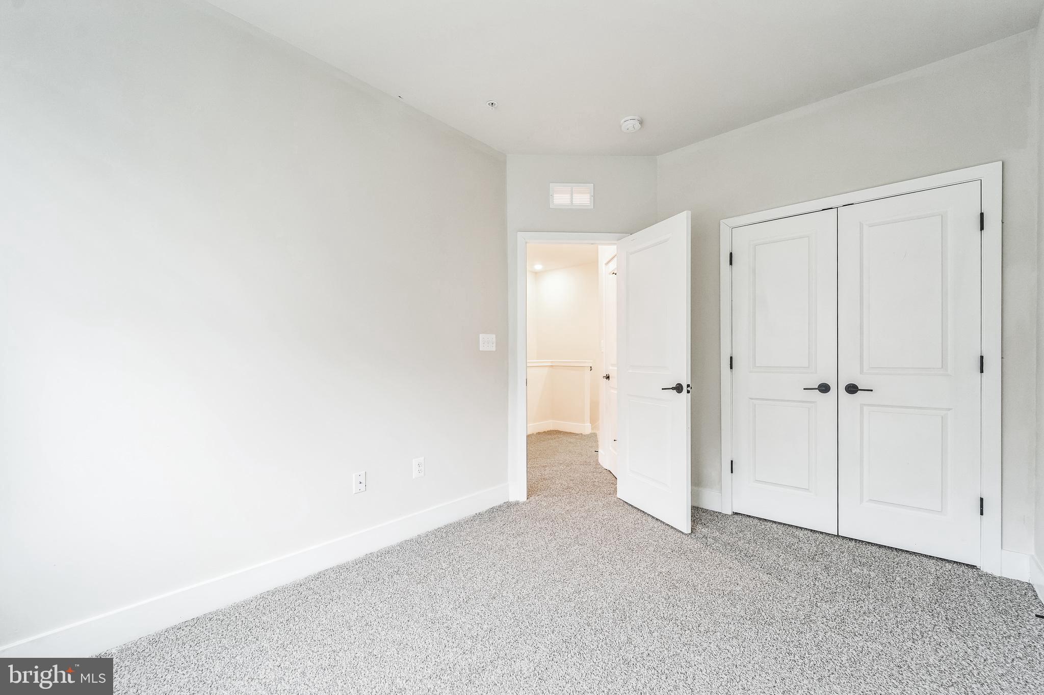 ROLAND PARK - Residential