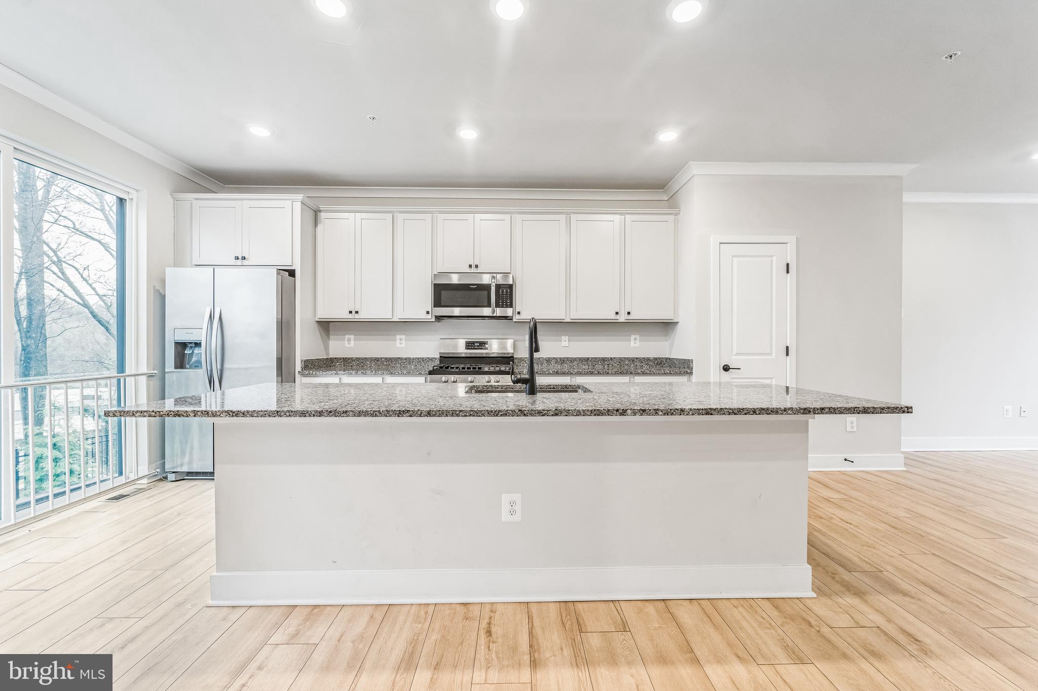 ROLAND PARK - Residential