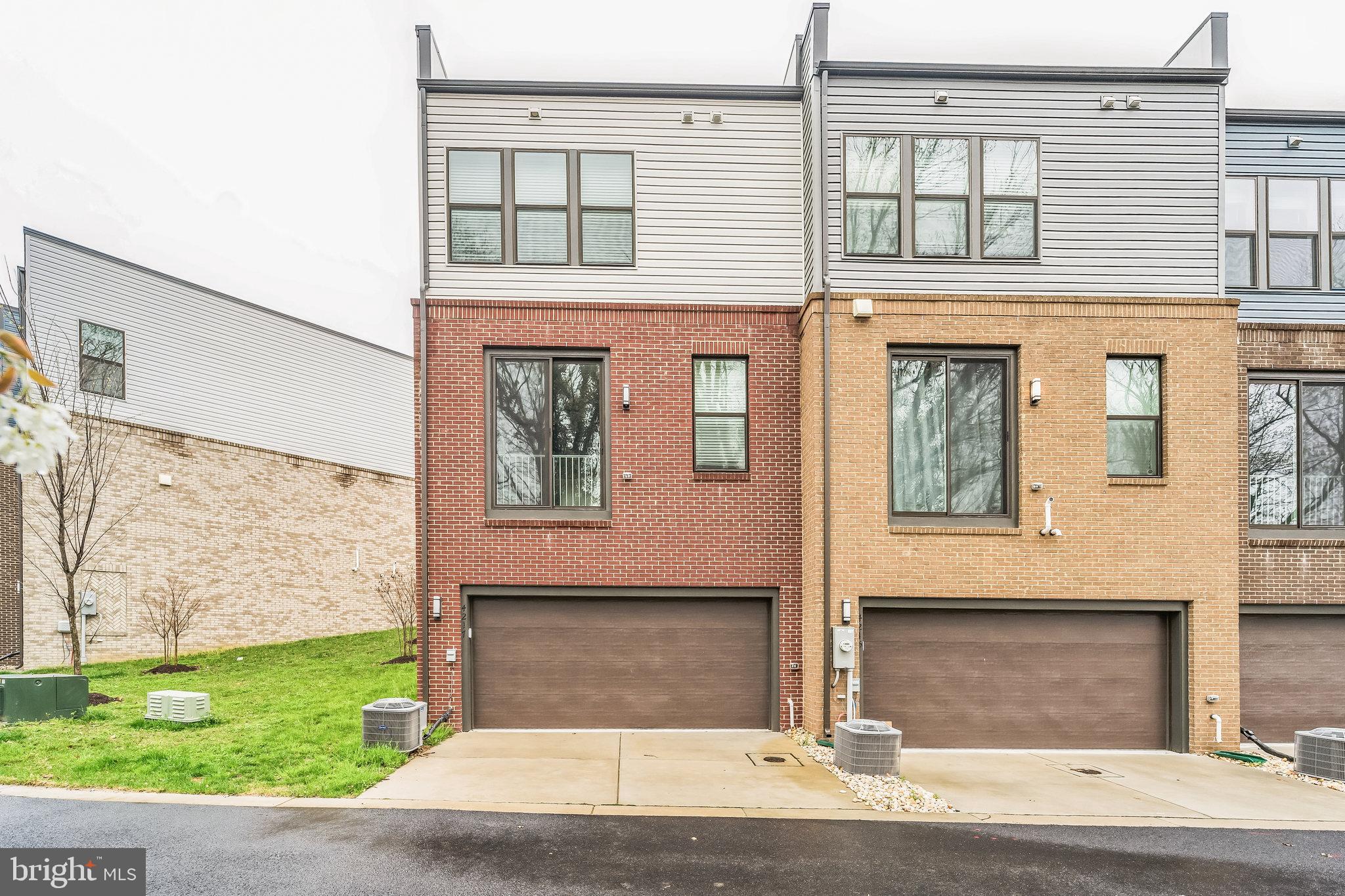 ROLAND PARK - Residential